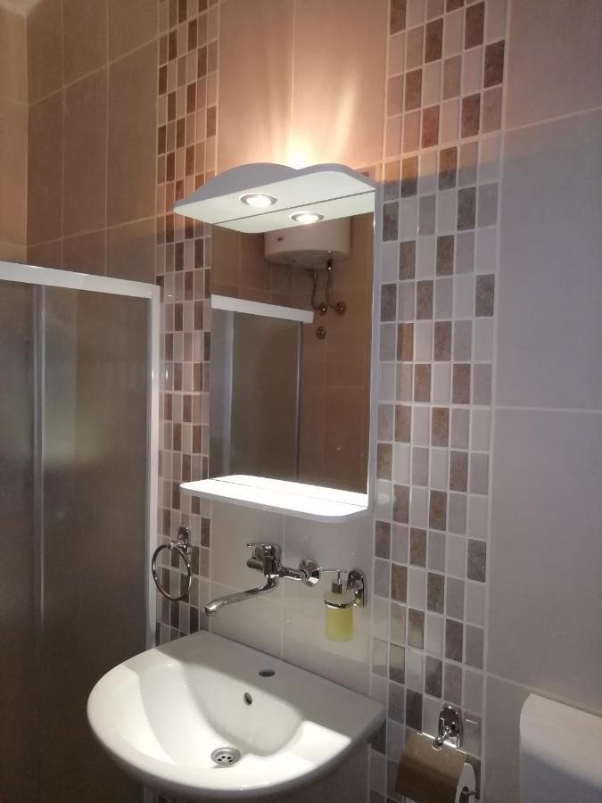 Apartment Green Free Private Parking Novi Sad Dış mekan fotoğraf